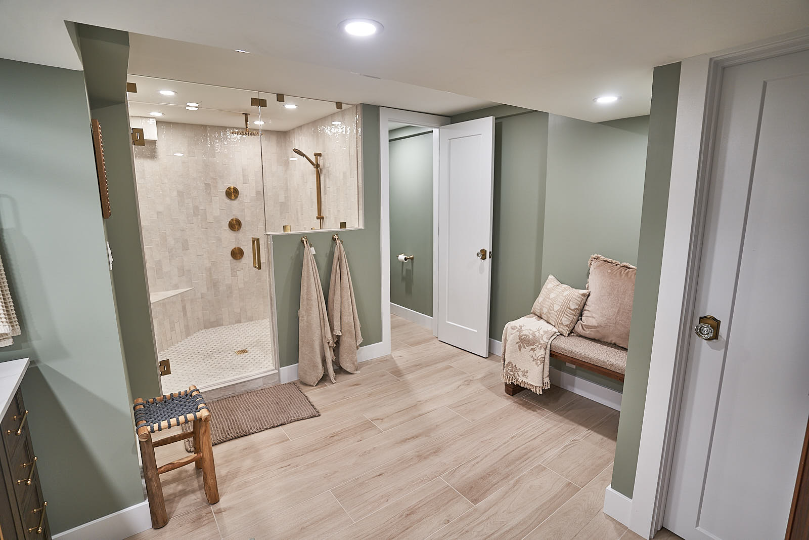 Rouse master bath remodel: Completed bathroom (Photo 2/10)